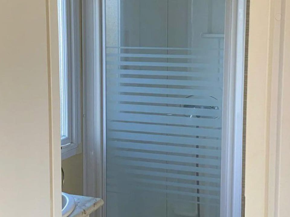Mobil-home cosy avec terrasse au Camping La Motte - API-1-52-575 Campground/ 
RV Resort in Nouvelle-Aquitaine