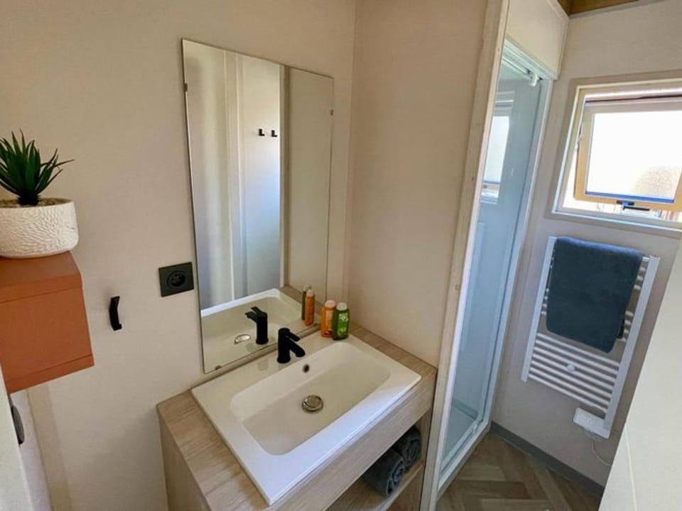 Chalet 39m² pour 4 personnes avec terrasse - API-1-52-669 Campground/ 
RV Resort in Nouvelle-Aquitaine