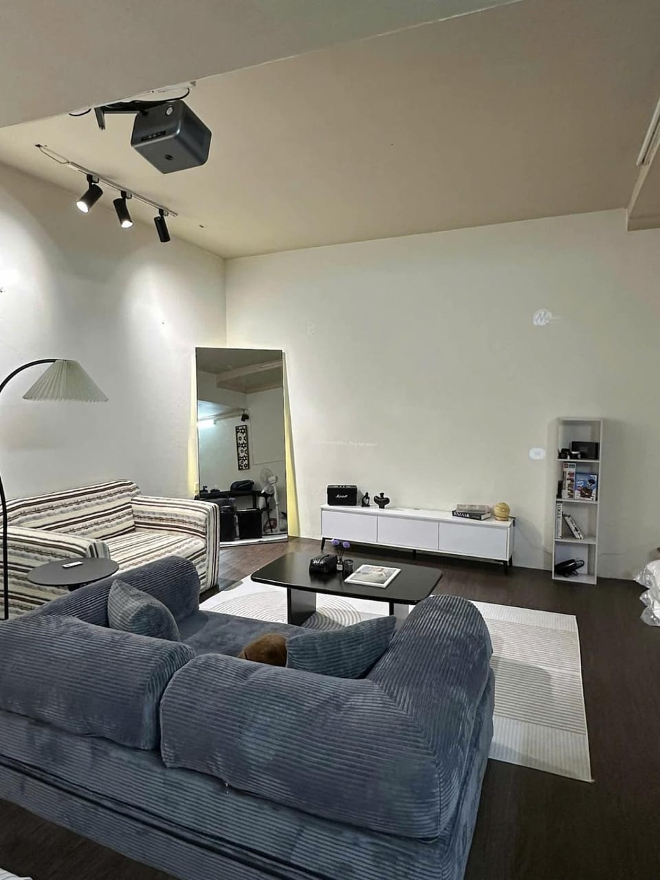 TV and multimedia, Photo of the whole room