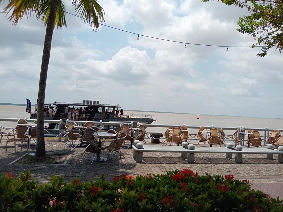 Suíte em Belém, Pará com sacada e vista panorâmica da cidade Apartment in Belém