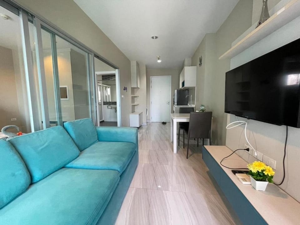 อพาร์ตเมนต์ใจกลางเมืองพัทยาสายสอง Apartment in Thailand