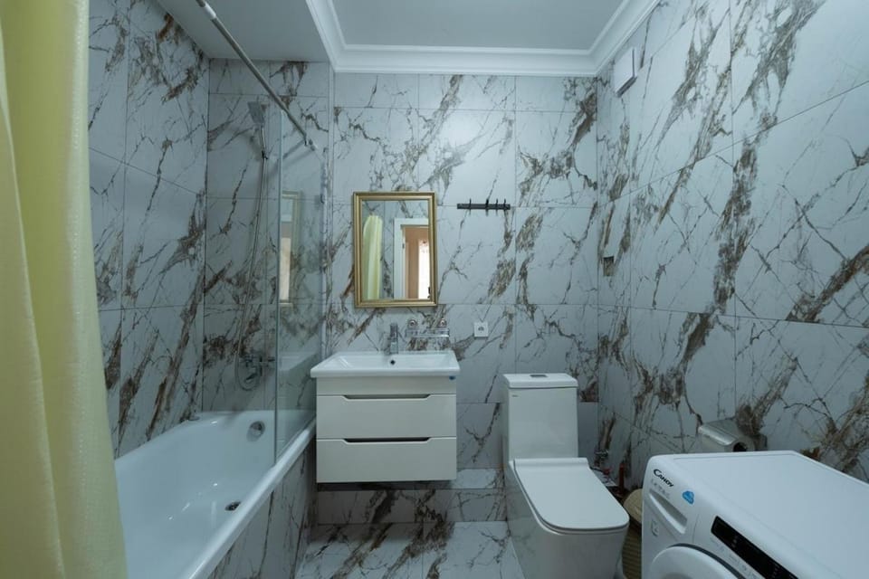 В центре города с собственной терассой Apartment in Almaty