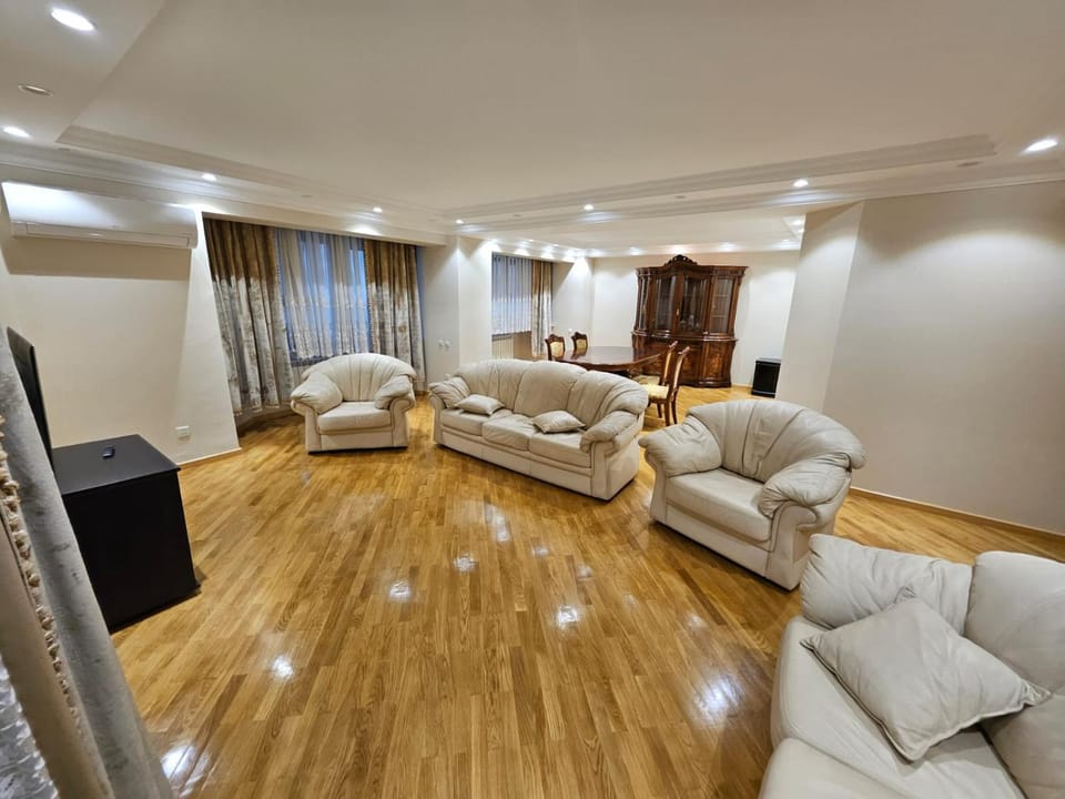 F1 Luxury Apartment Apartment in Baku