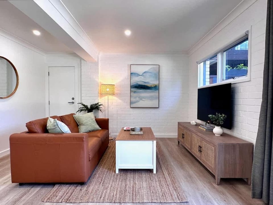 Elanora Escape- Hillside Retreat Apartment in Pittwater Council