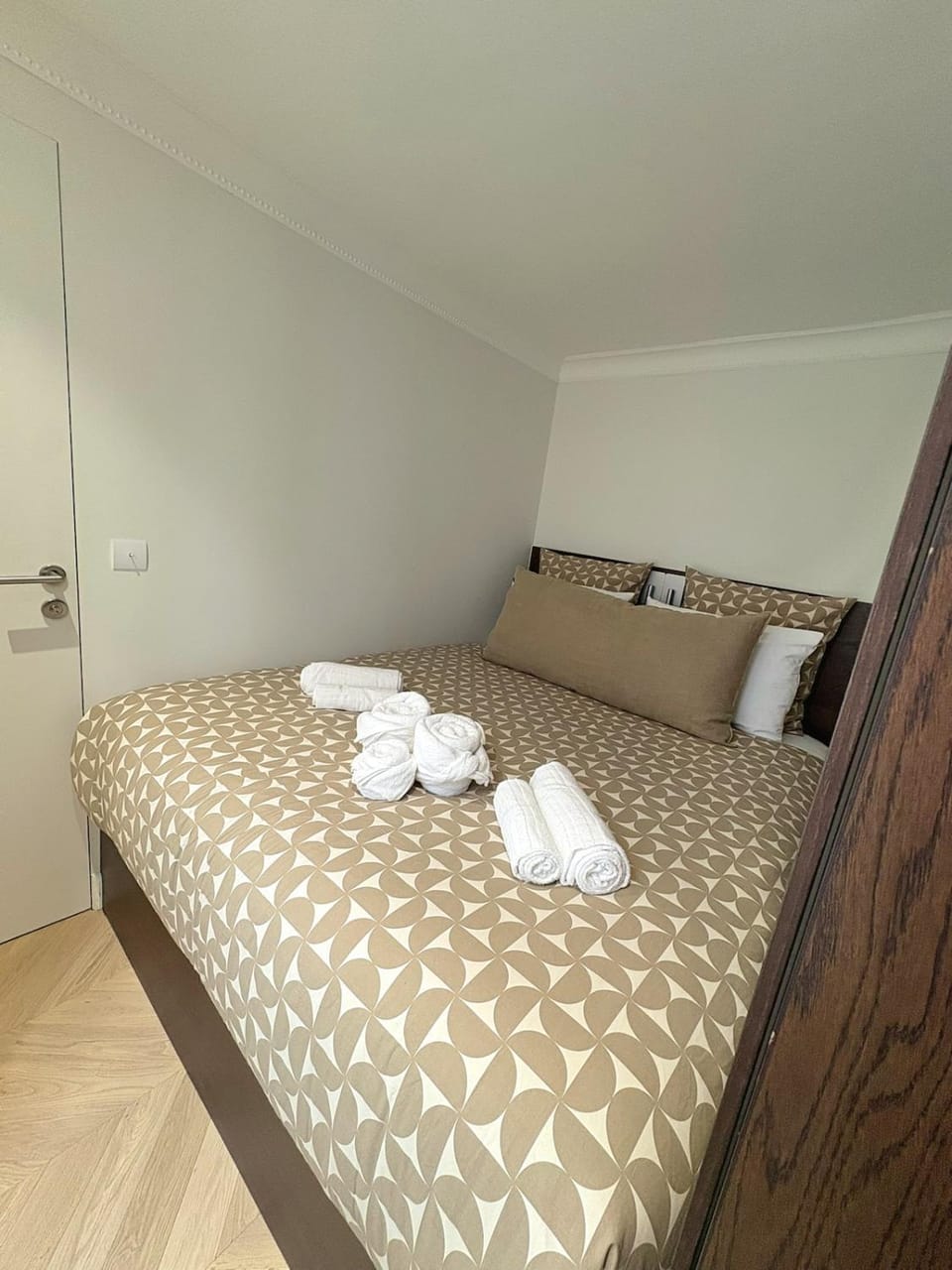 Bed, Photo of the whole room, Bedroom, towels, wardrobe