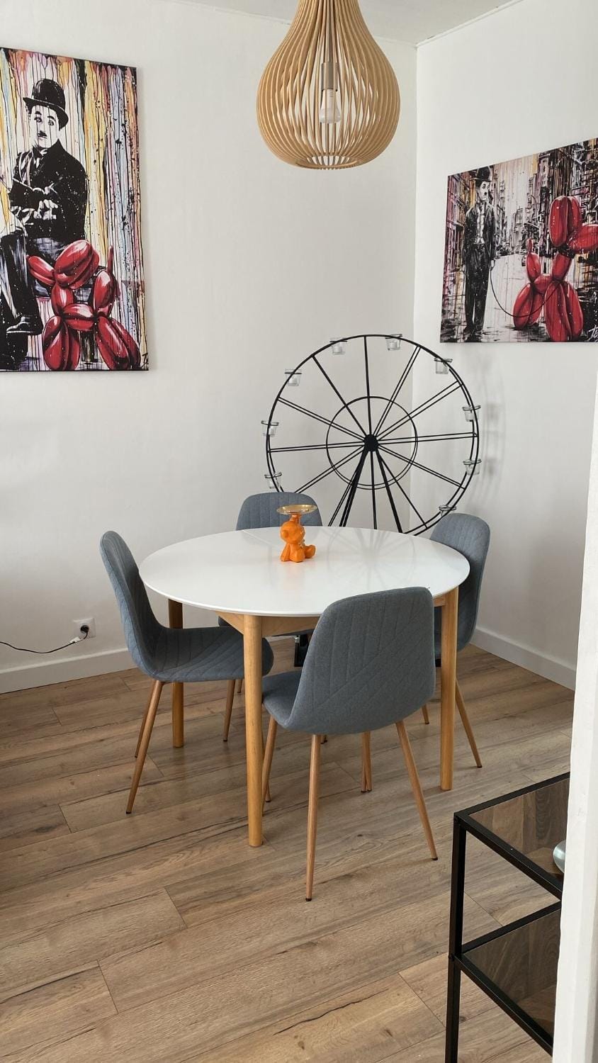 Living room, Decorative detail, Seating area, Dining area