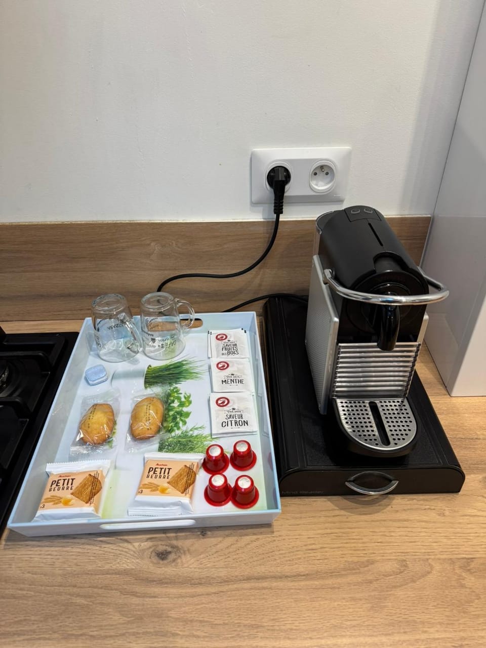 Coffee/tea facilities, Kitchen or kitchenette, Food, toaster