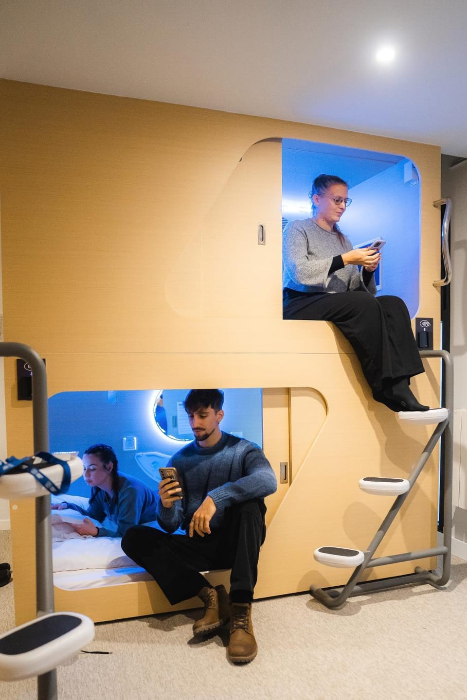 Bed, People
