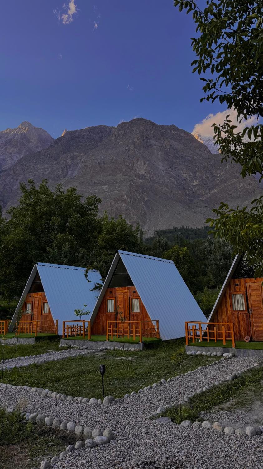 Property building, Day, Natural landscape, Mountain view
