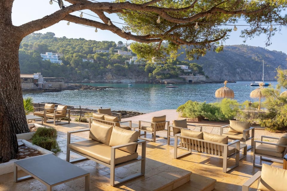 Natural landscape, Balcony/Terrace, Seating area, Mountain view, Sea view