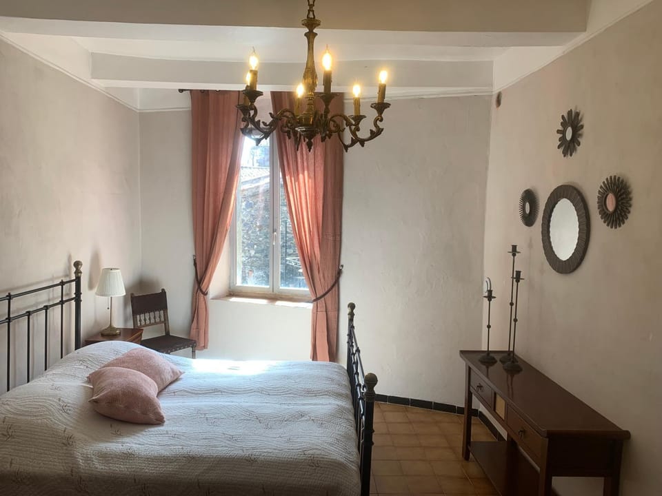 Chez les Amis Bed and Breakfast in Occitanie