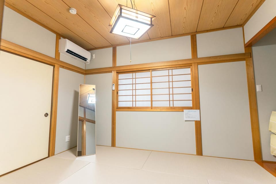wardrobe, air conditioner