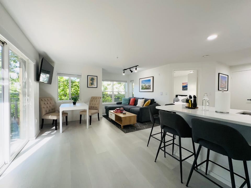 TV and multimedia, Living room, Dining area