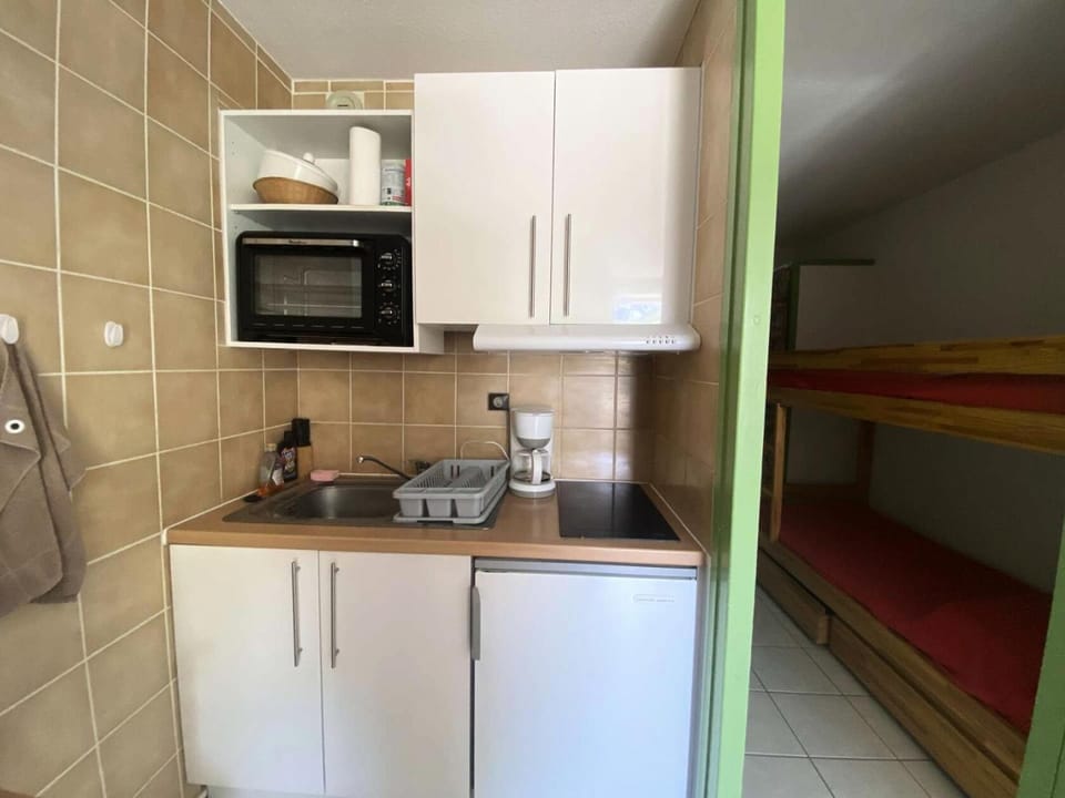 Bathroom, oven, kitchen