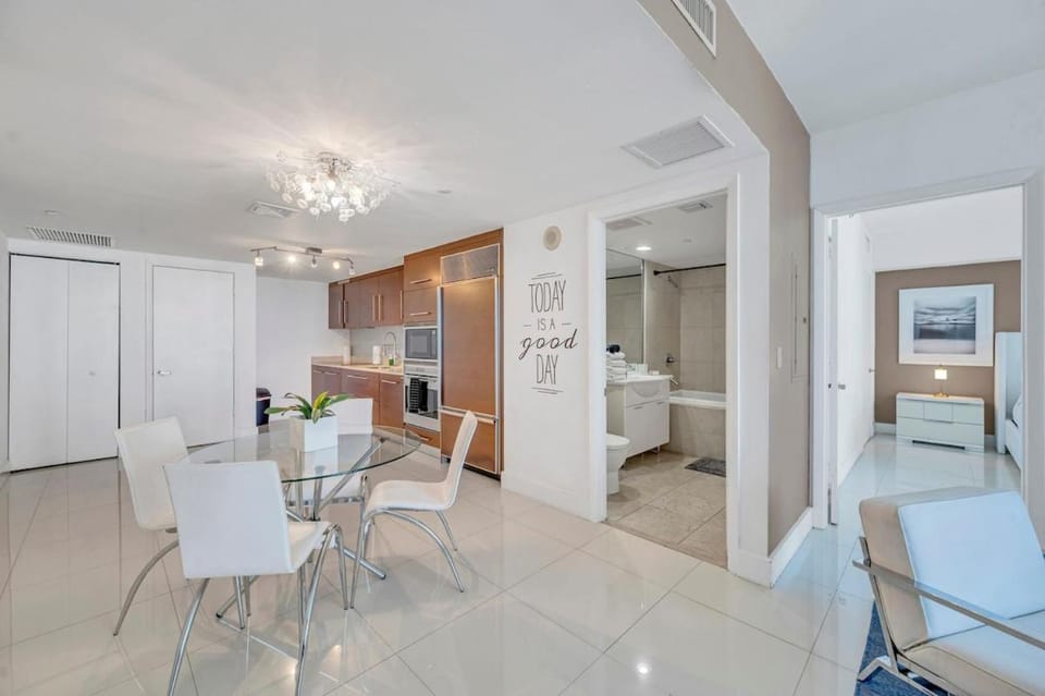 48th Floor ocean View Brickell Apartment in Brickell