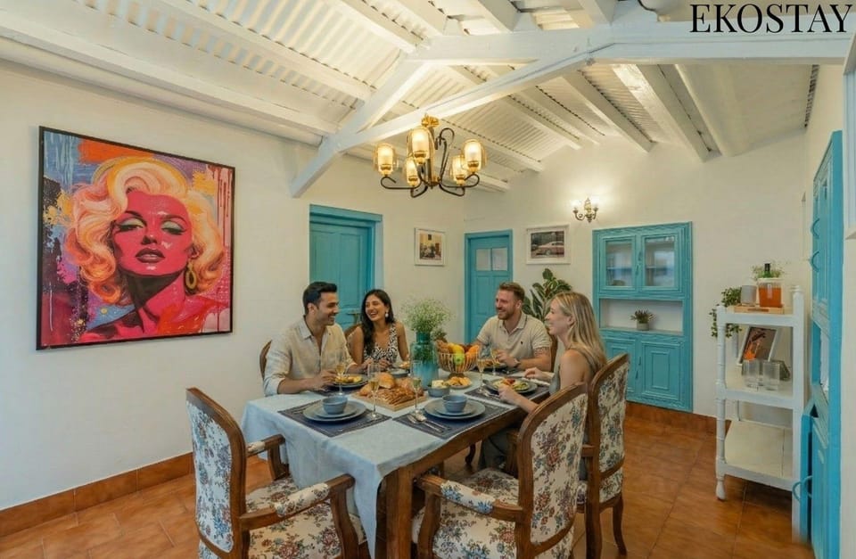 People, Food and drinks, Dining area, Food, group of guests