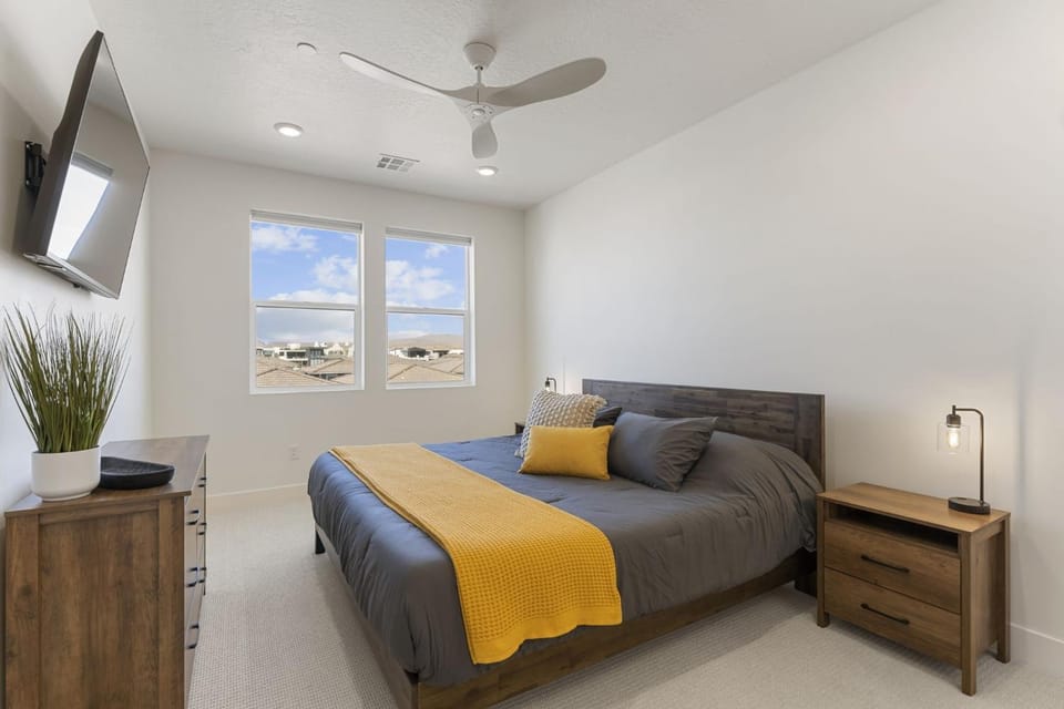St, Gorgeous condo Apartment in St George