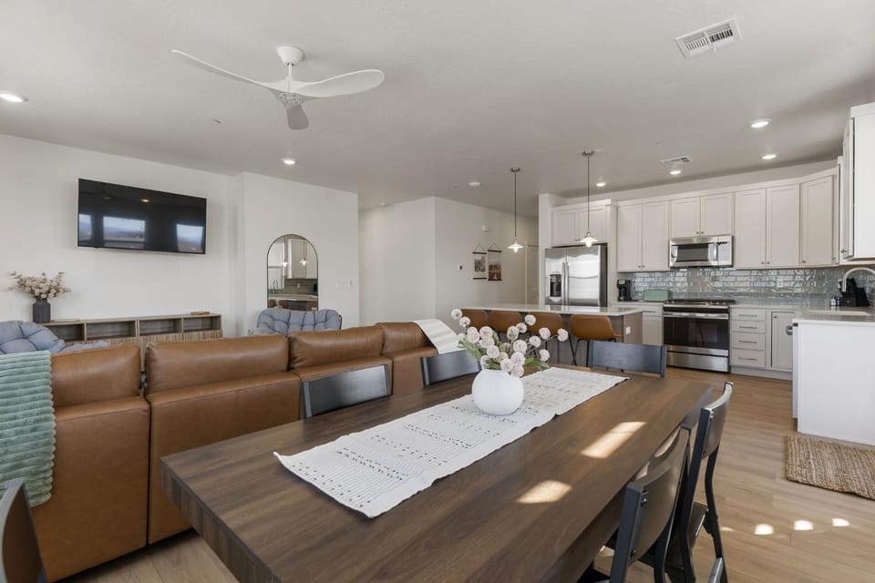 St, Gorgeous condo Apartment in St George