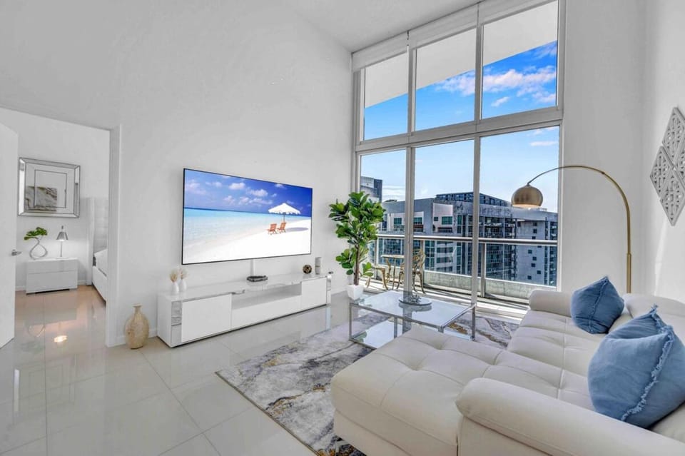 40th floor High Ceilings unit at icon brickell Apartment in Brickell