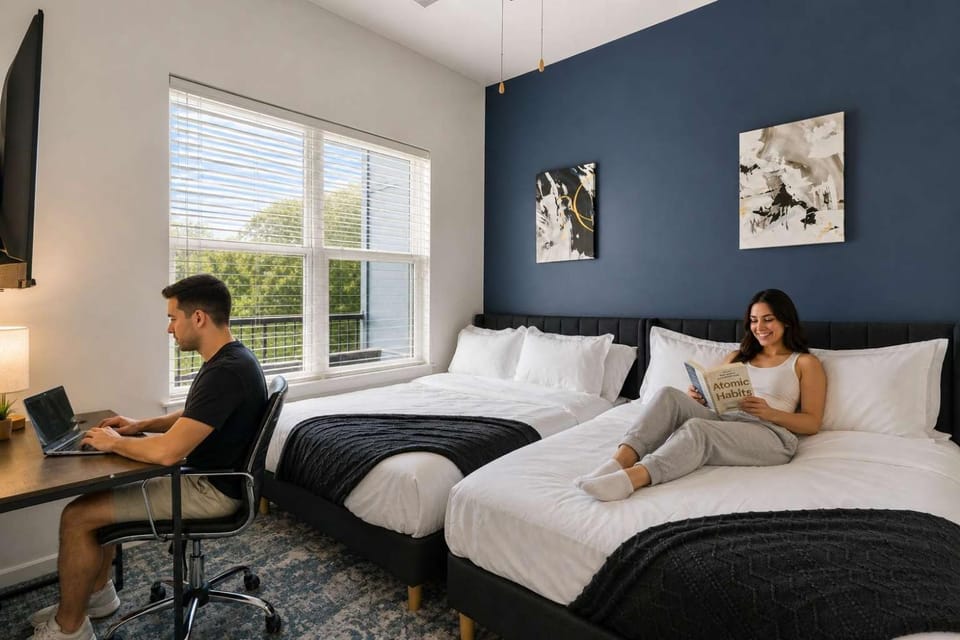 Urban Comfort 1BD Sleeps 6 DT 5 Min Gym & Parking Apartment in Charlotte