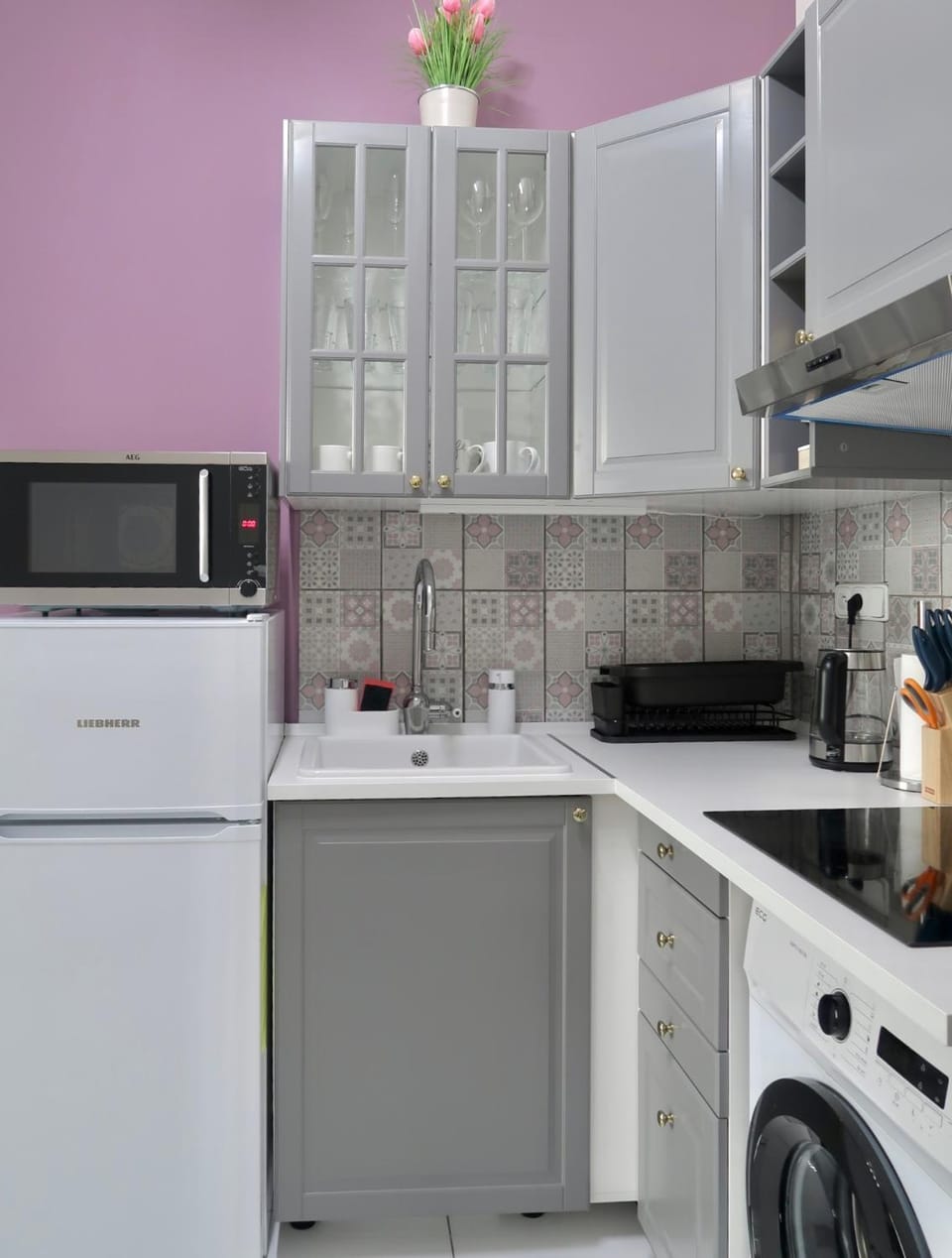 Kitchen or kitchenette