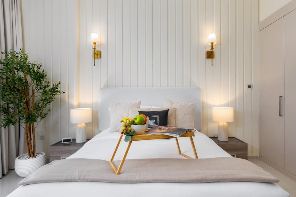 Bed, Decorative detail, Bedroom