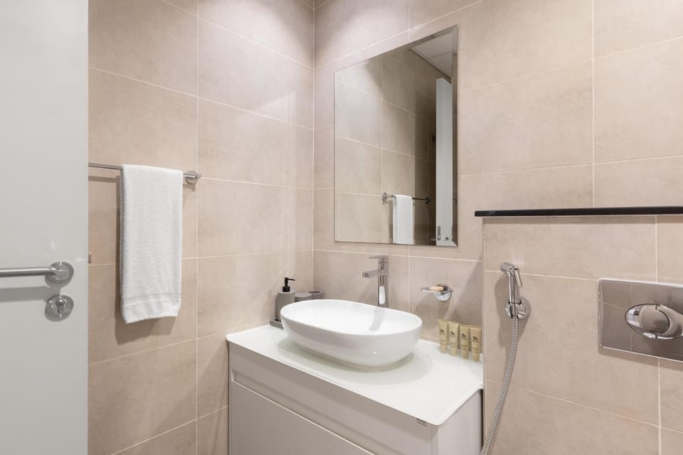Bathroom, towels