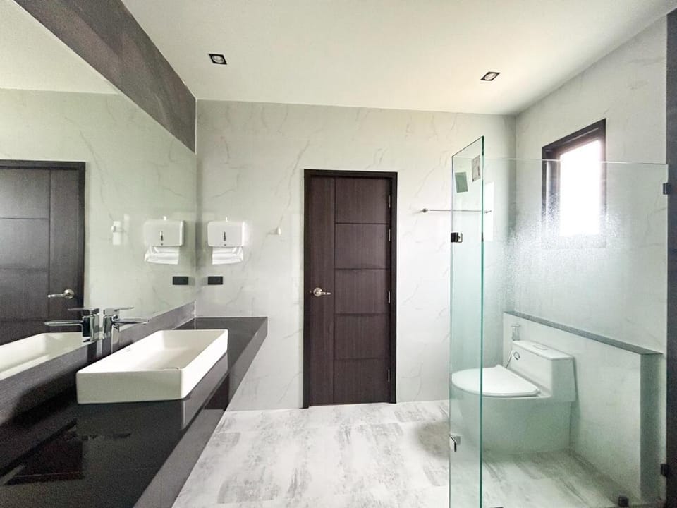 Toilet, Bathroom
