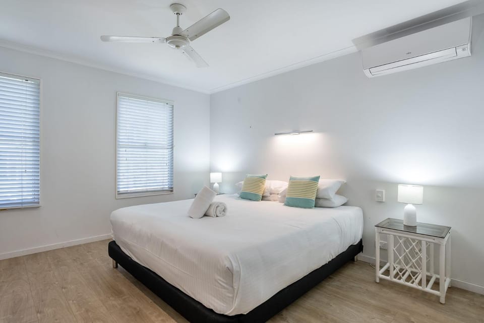 Barbados Hideaway near the Sparkling Noosa River House in Noosa Heads