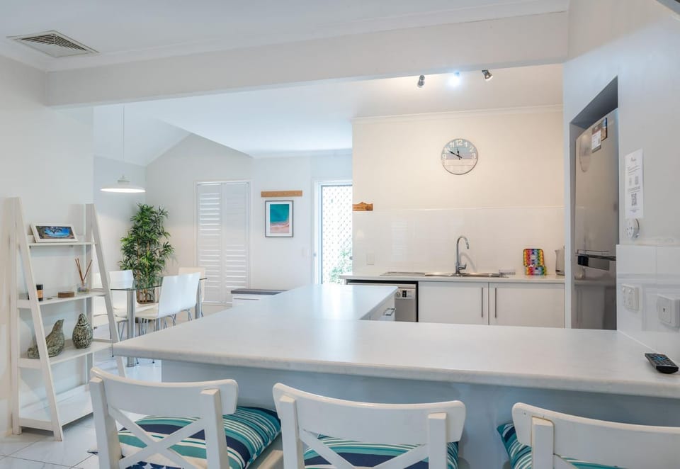 Barbados Hideaway near the Sparkling Noosa River House in Noosa Heads