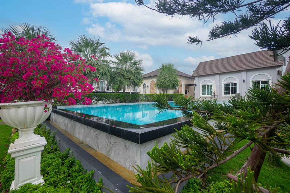 Garden, Swimming pool