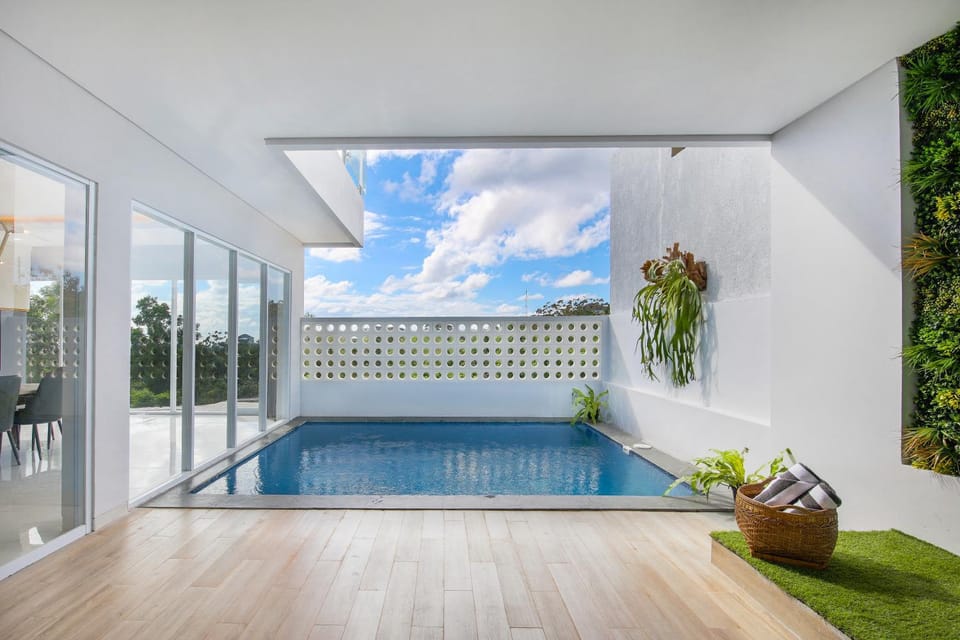 Day, Natural landscape, Pool view, Swimming pool
