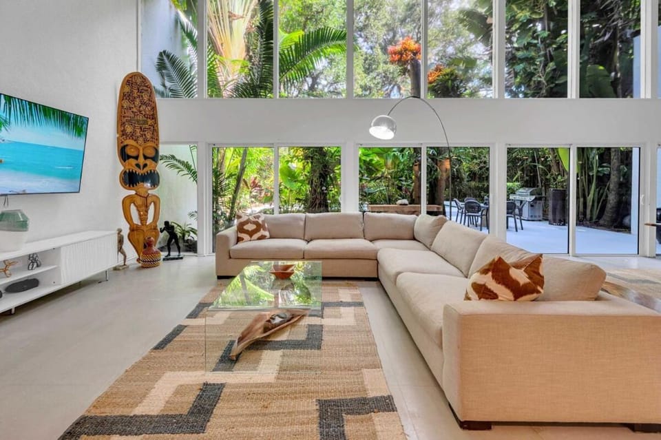 Wonderful Tropical Pool House Miami Coconut Grove House in Coconut Grove