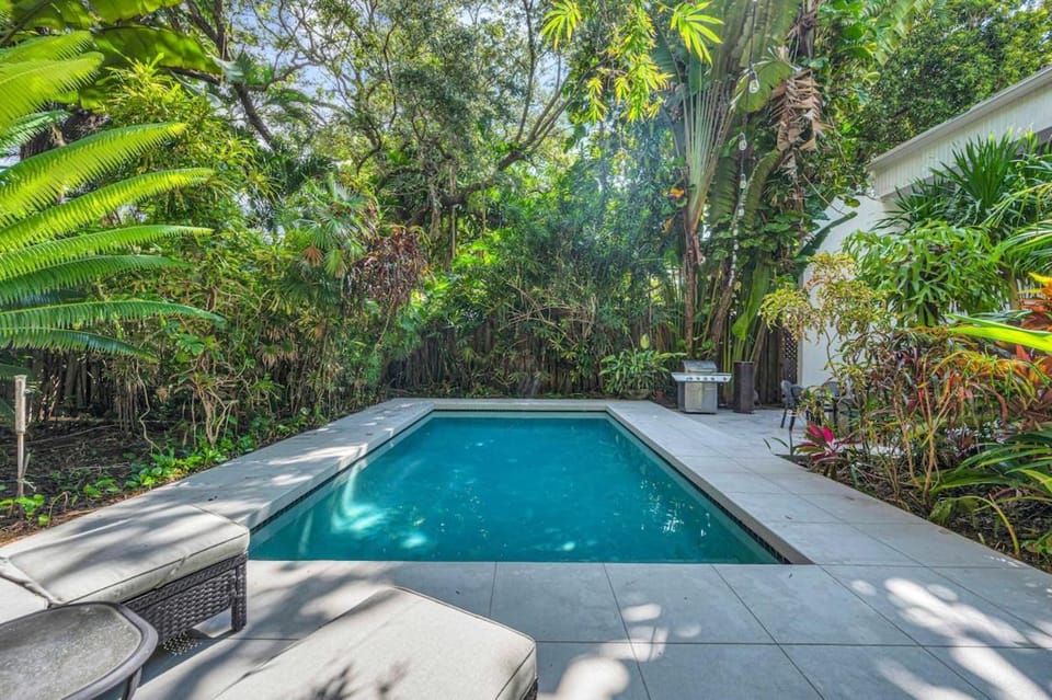 Wonderful Tropical Pool House Miami Coconut Grove House in Coconut Grove