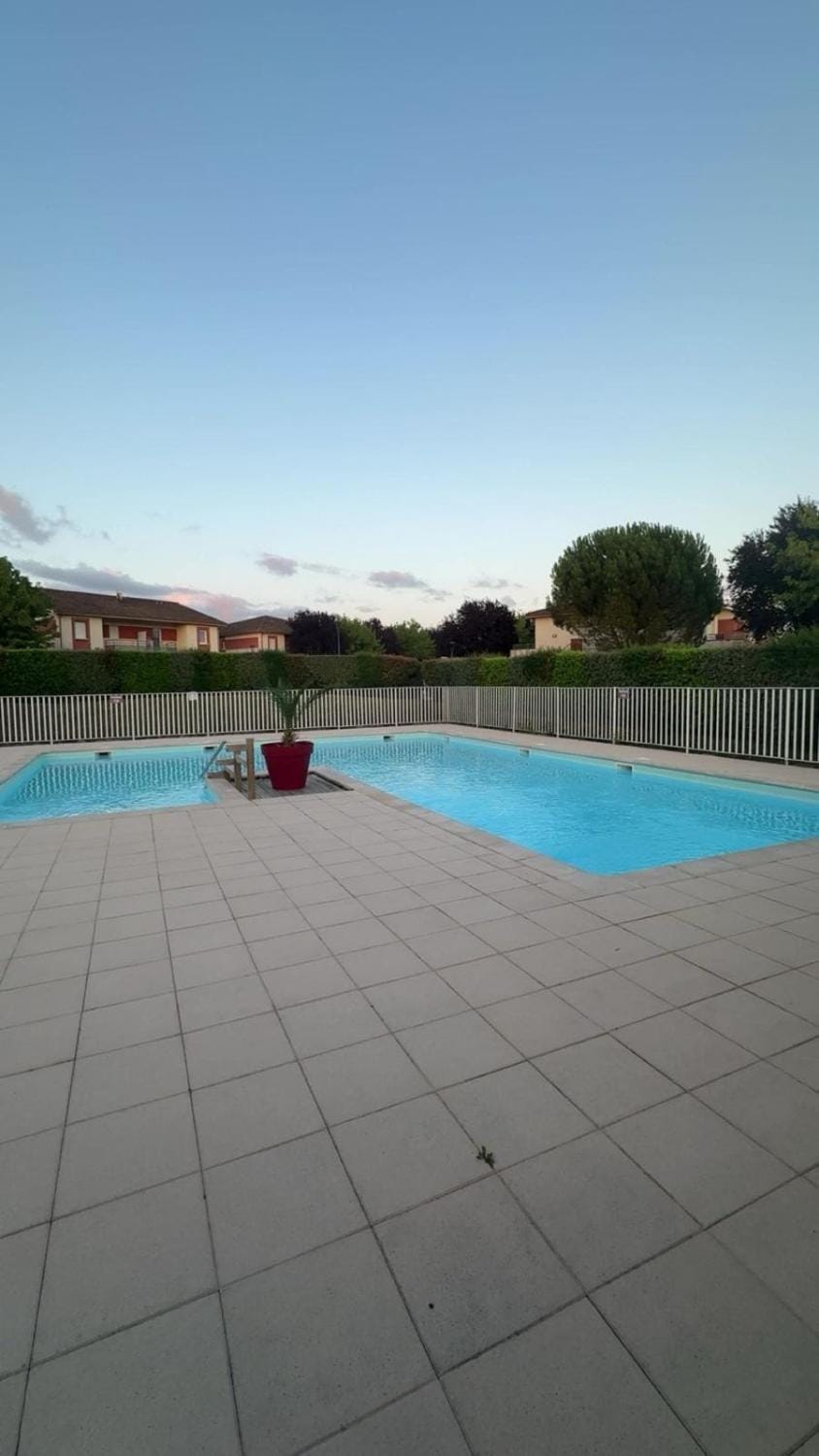 Petit appartement nérac Apartment in Nouvelle-Aquitaine