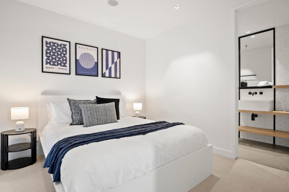 Modern 2BR Apt at Marvel Stadium with Parking & Rooftop Pool Apartment in Melbourne