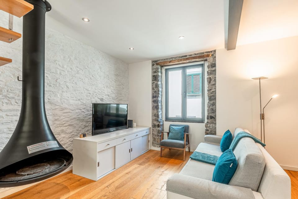 Communal lounge/ TV room, TV and multimedia, Living room, Seating area