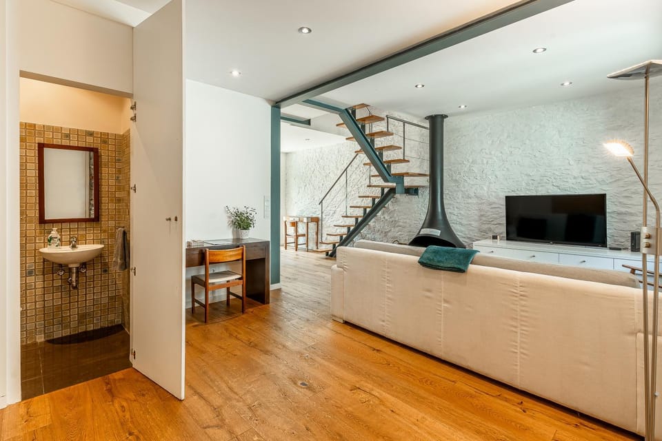 Bathroom, TV and multimedia, Living room