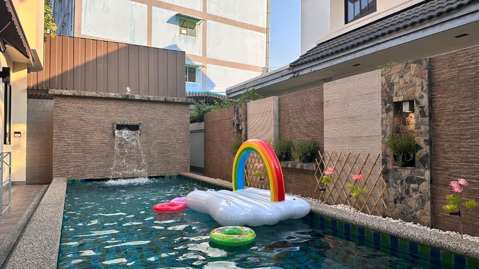 Swimming pool