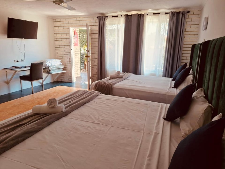 The Queenslander Motel Motel in Palm Beach