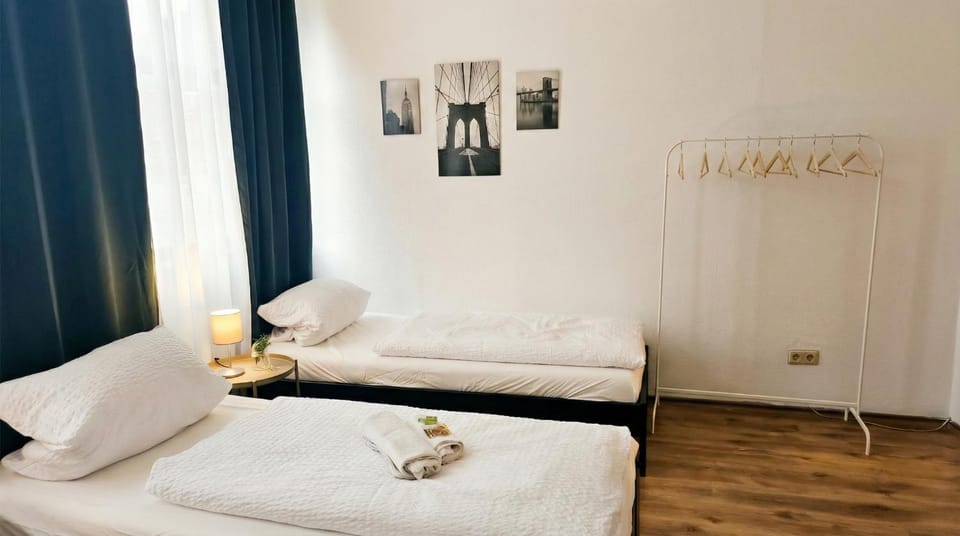 Photo of the whole room, Bedroom, towels