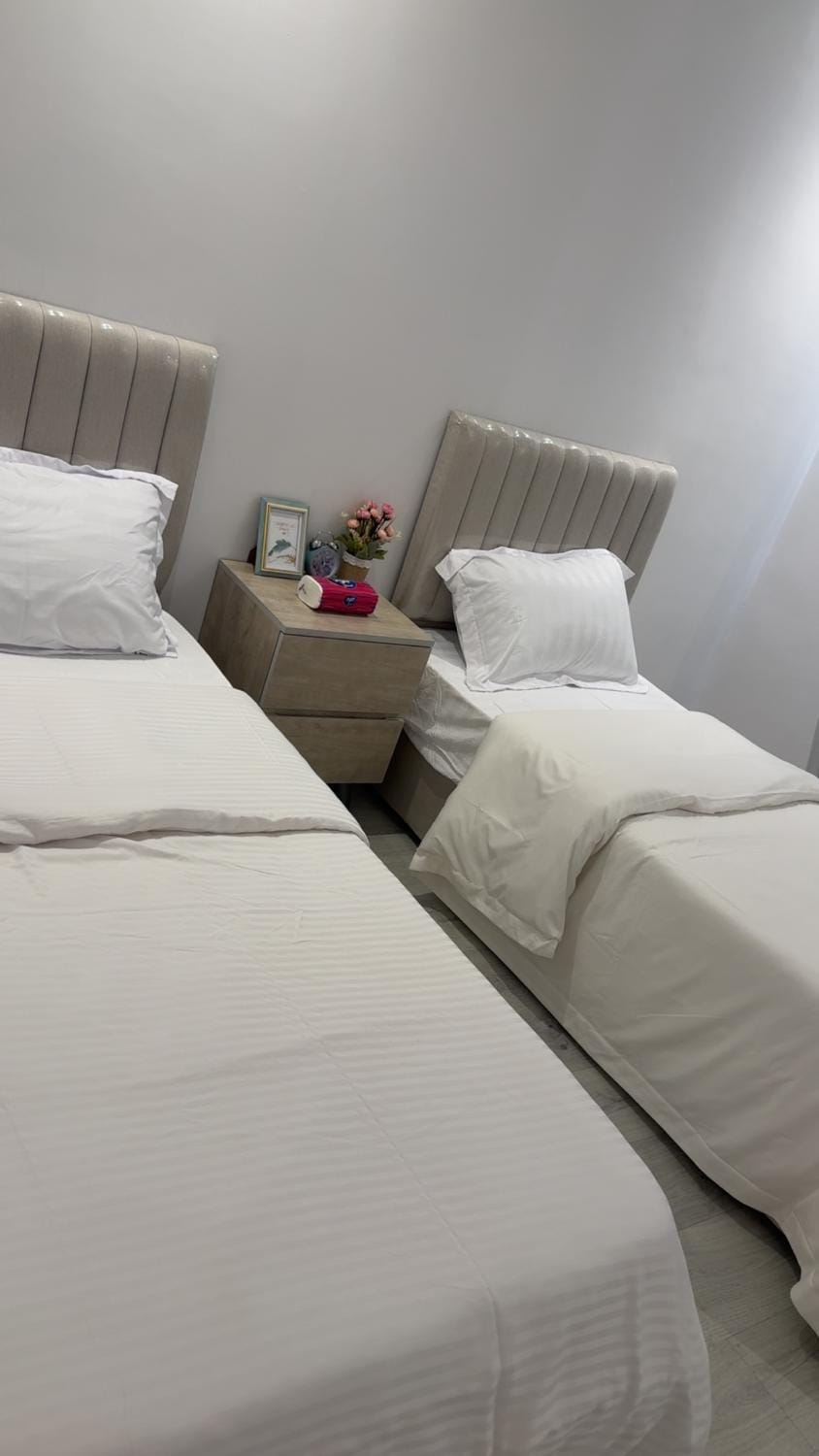 شقة بالكامل حي المعذر 2 Apartment in Riyadh