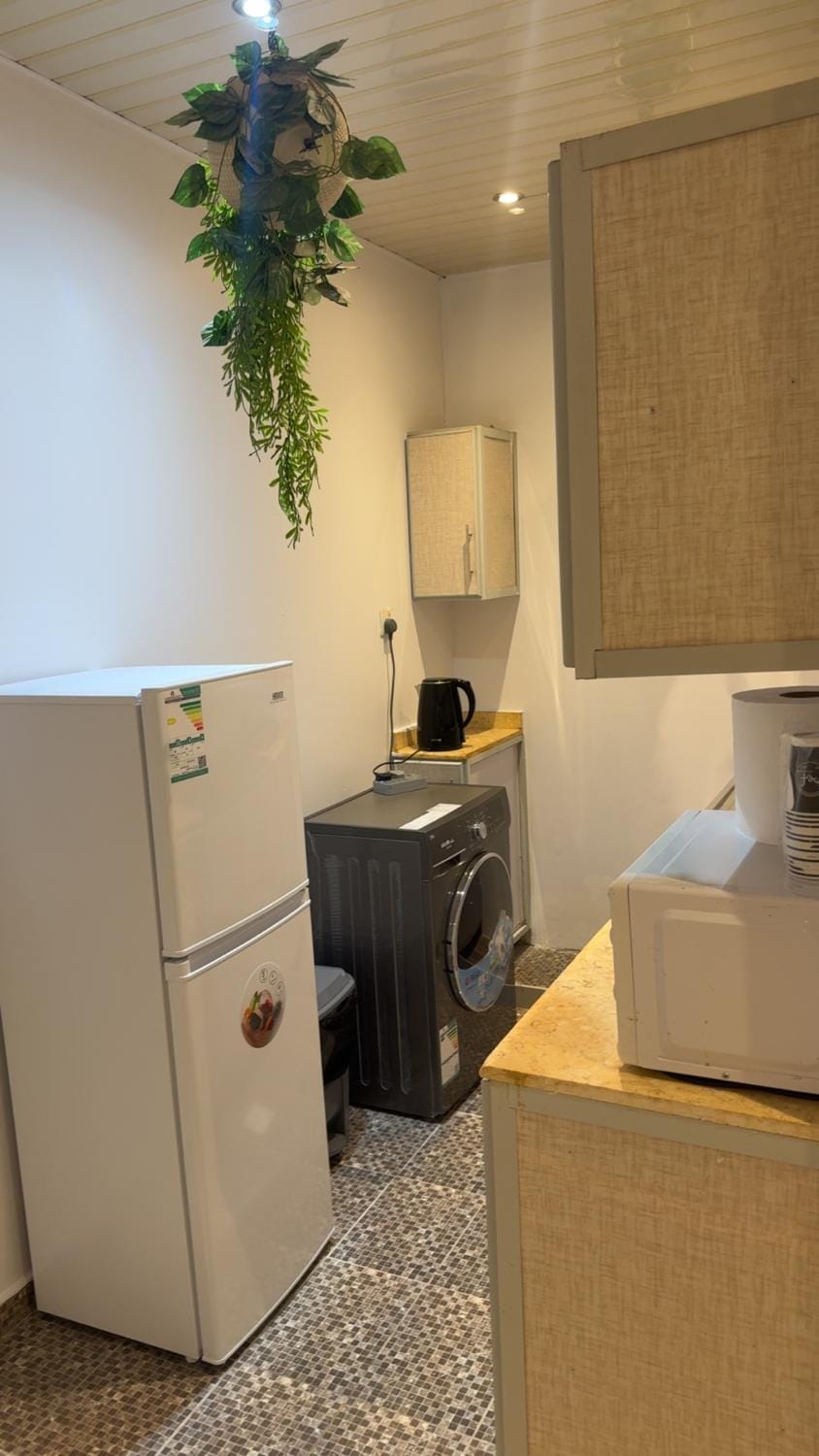 شقة بالكامل حي المعذر 2 Apartment in Riyadh