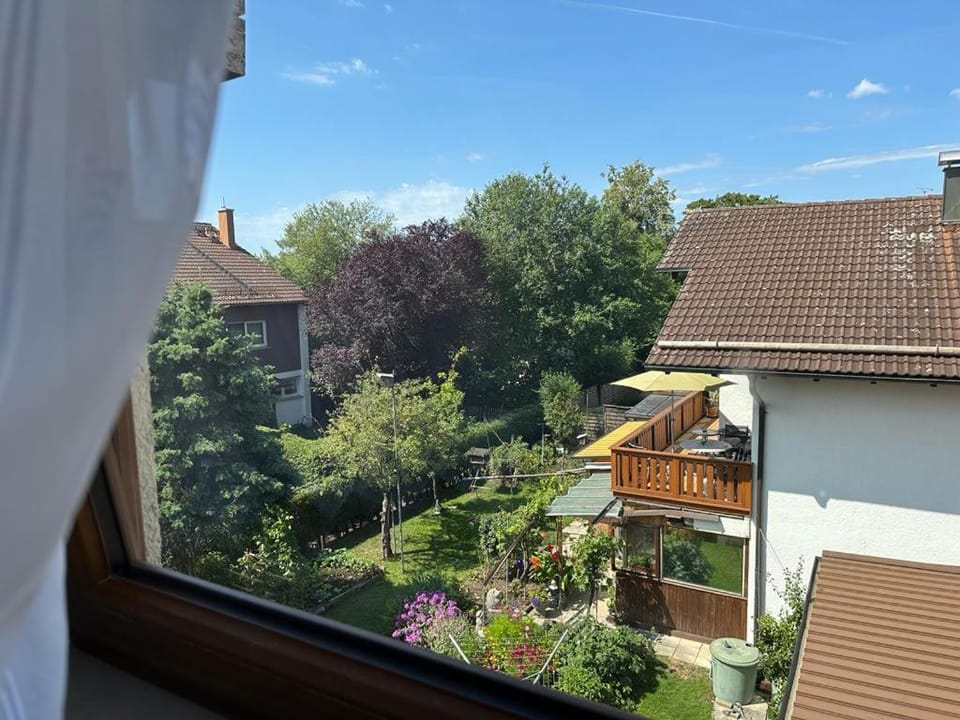 Helle 90 m2 Duplexwohnung ruhig & lichtdurchflutet in München Apartment in Munich