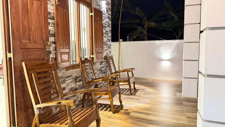 Night, Seating area