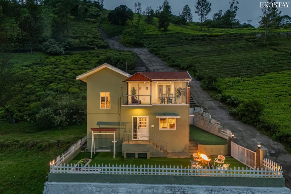Property building, Natural landscape, Garden, Garden view