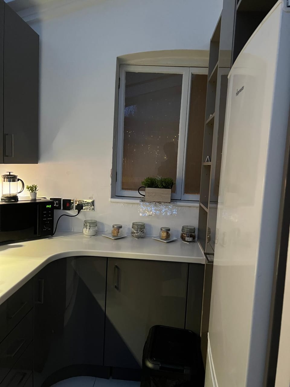 Comfortable Fulham AP Sleeps 8 and Table Tennis House in London