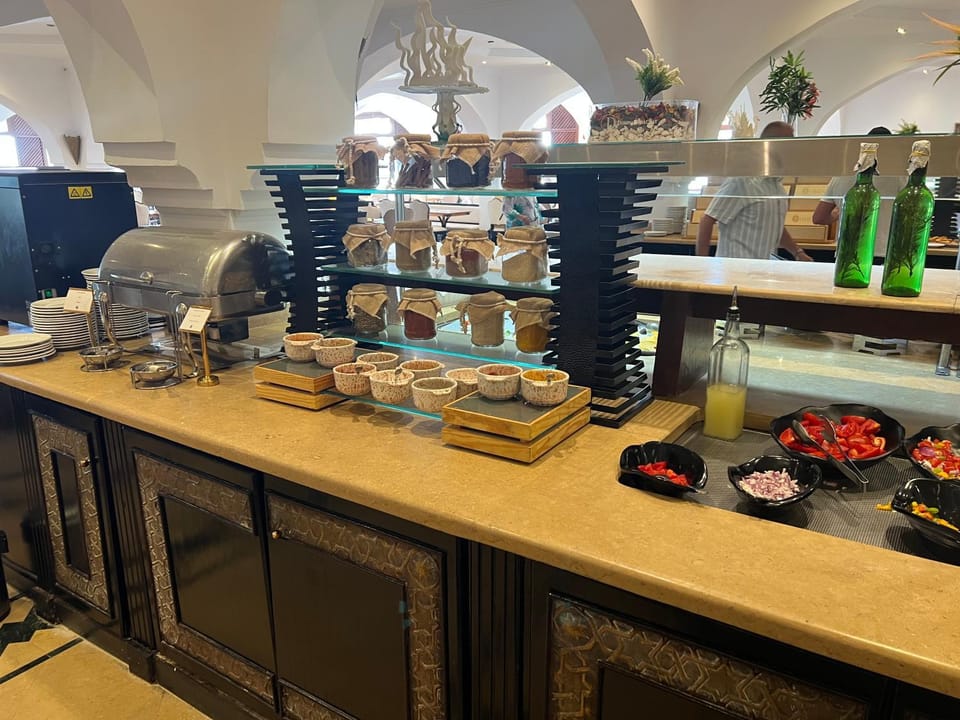 Food and drinks, Buffet breakfast