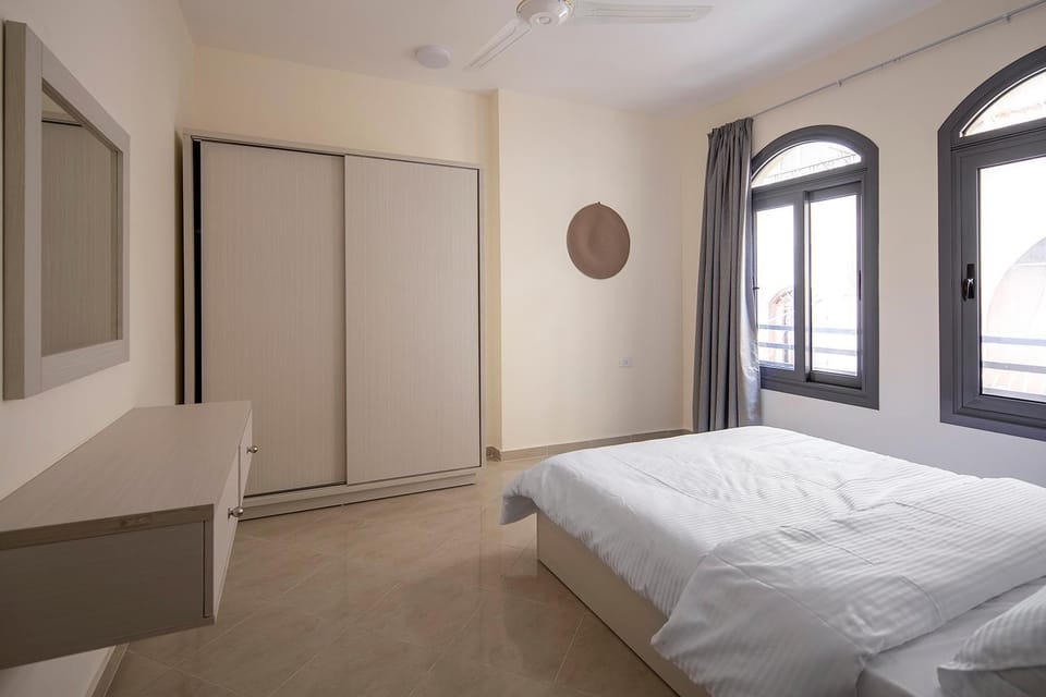 Bed, Photo of the whole room, Bedroom, wardrobe, air conditioner