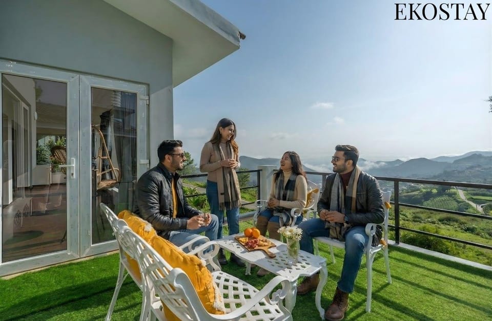 Day, People, Natural landscape, View (from property/room), Balcony/Terrace, Mountain view, group of guests